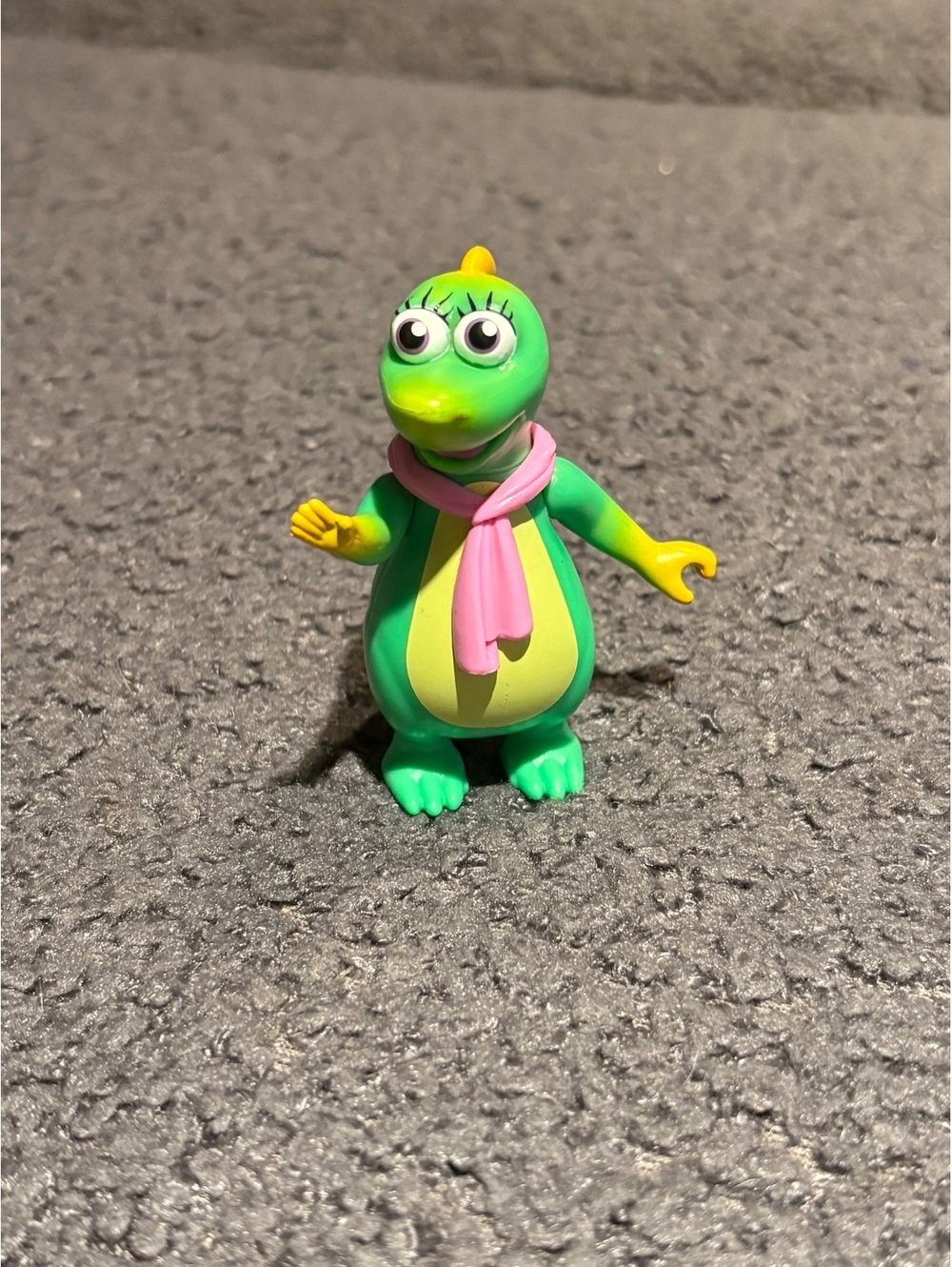 Isa the Iguana figure by spin master